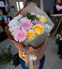 Букет цветов из:  Герберы, Розы и Хризантемы в Алексее-Тенгинской