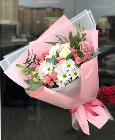 Букет цветов из: Розы, Лизиантусы и Хризантемы в Алексее-Тенгинской