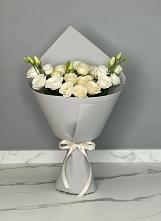 Букет цветов из:  Розы и Лизиантусы в Алексее-Тенгинской